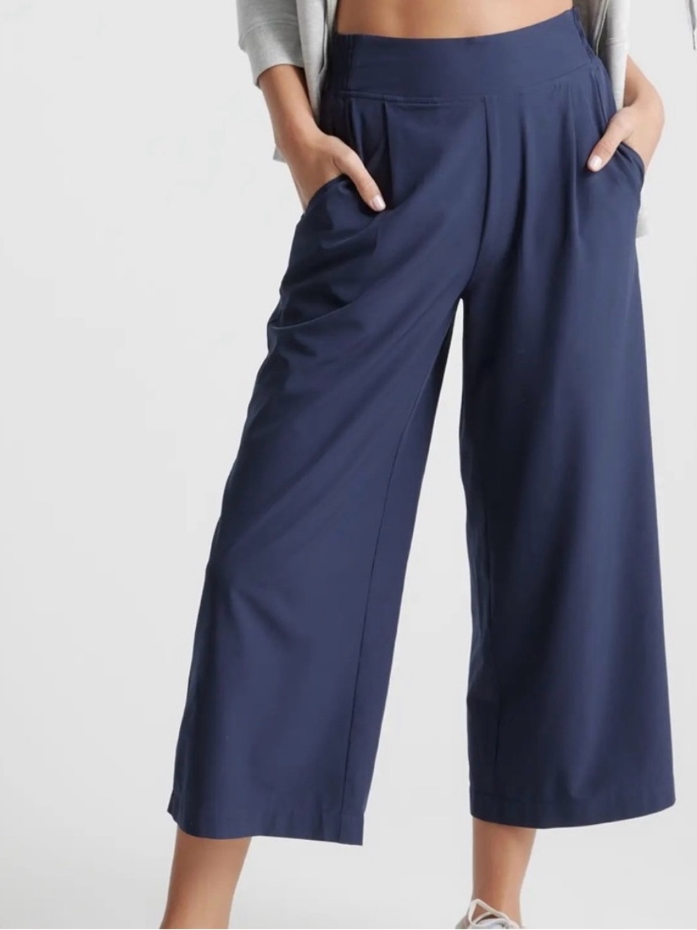 Quince Performance Tech Wide Leg Commuter Pant UPF50 Stretchy medium